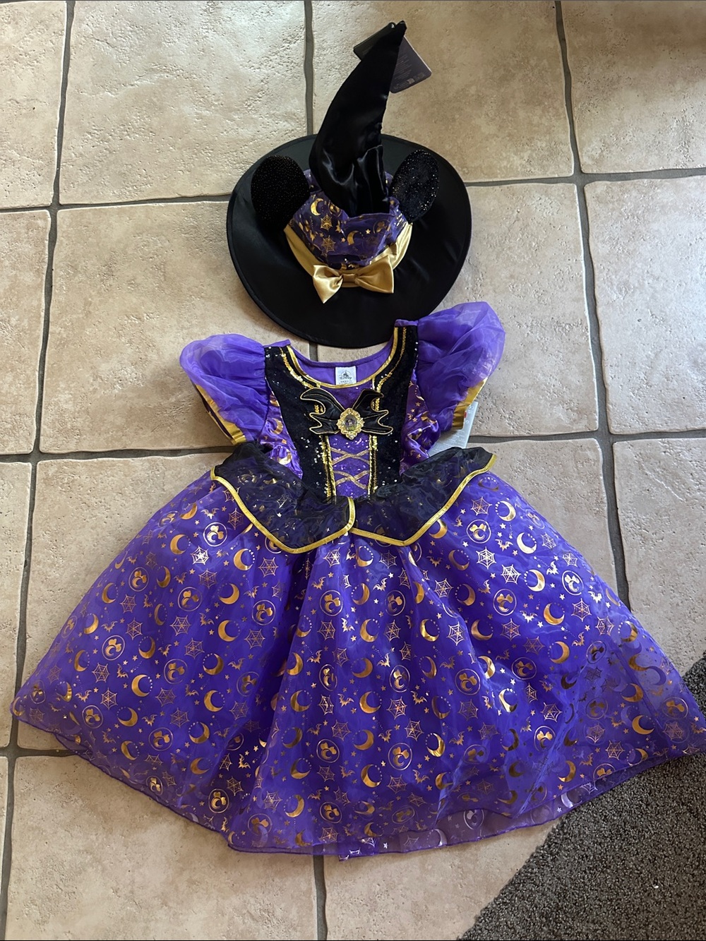 Disney store Girls Purple Witch Costume Dress with Hat - Kids Costume size 9/10